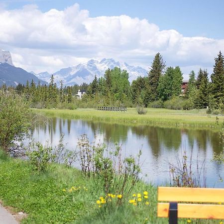 Luxury Canmore Vacations Apartment Exterior photo