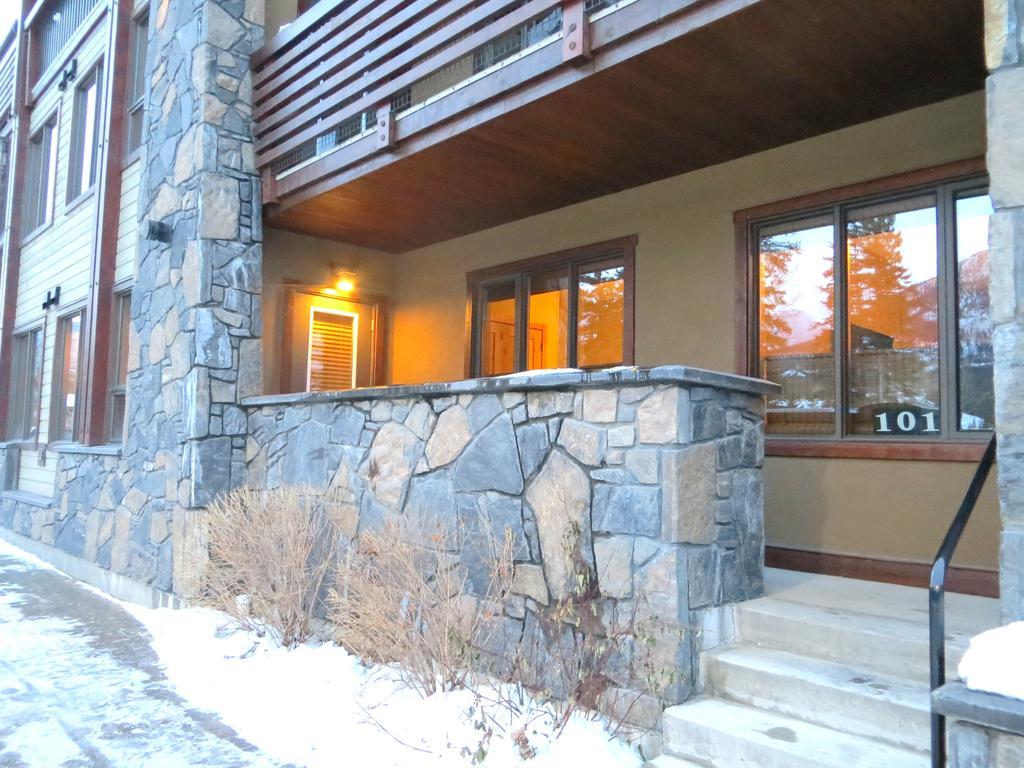 Luxury Canmore Vacations Apartment Exterior photo