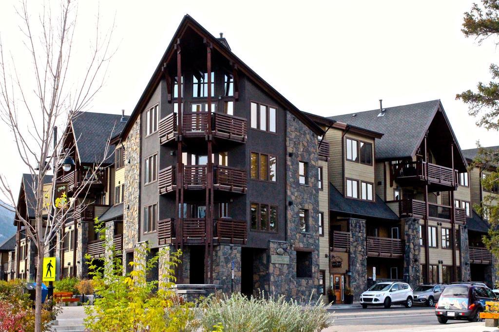 Luxury Canmore Vacations Apartment Exterior photo